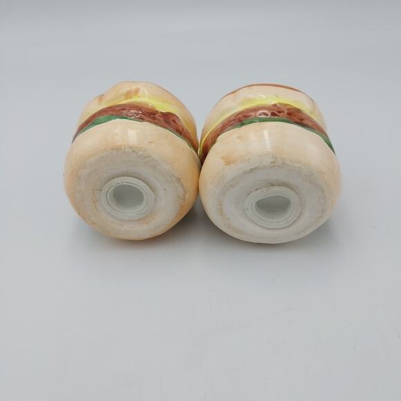 Earthenware Hamburger Salt And‎ Pepper Shakers #989 Cheeseburger Ceramic - Picture 3 of 4